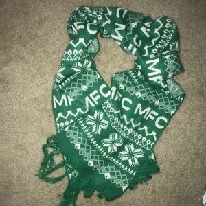 MyFreeCams knit scarf